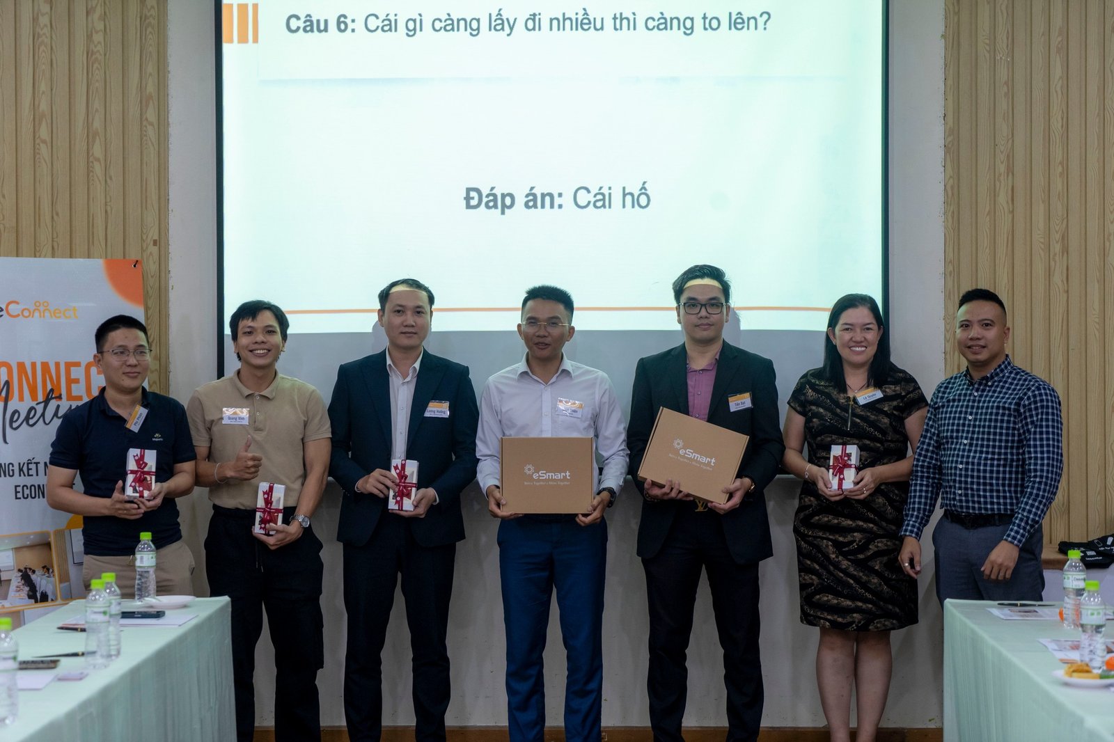 Legecy Ink Books Tham Gia eConnect Meeting 2025: Bí Quyết Xây Dựng và Phát Triển Cộng Đồng Doanh Nghiệp Thông Minh